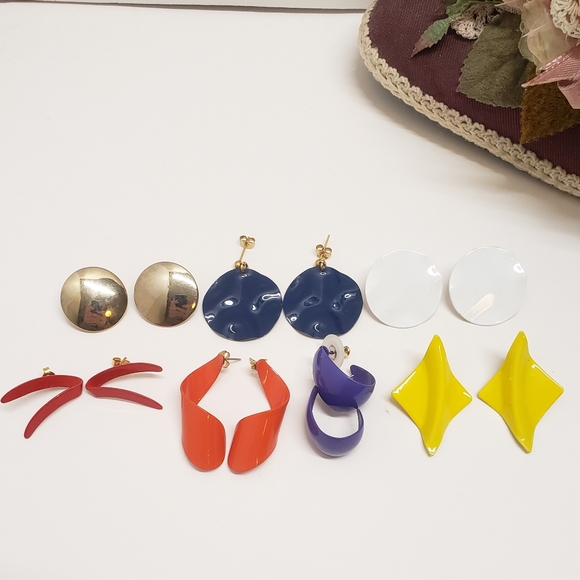 7 Pairs of Unique Vintage Abstract Earrings - Picture 6 of 11